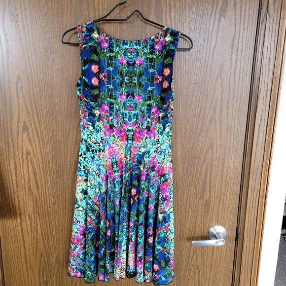 Cynthia Rowley Sleeveless Bright Floral Print Dress Comfy Stretch Size 4 - Picture 4 of 16